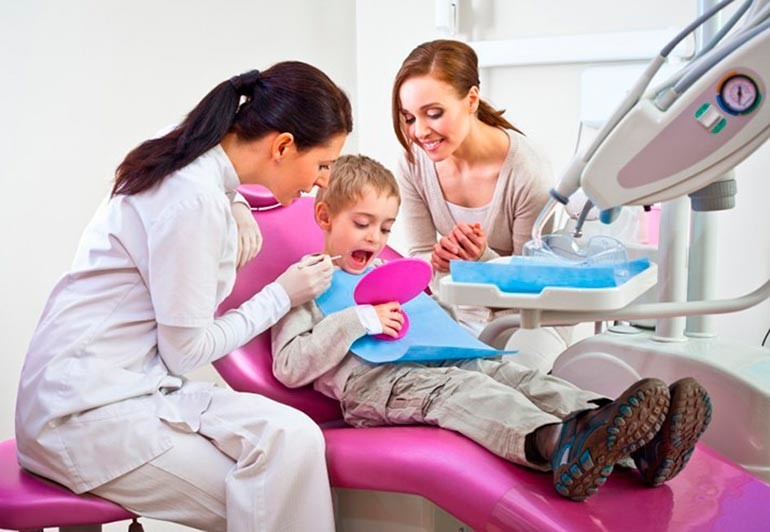 Что делать, если ребенок боится стоматолога?