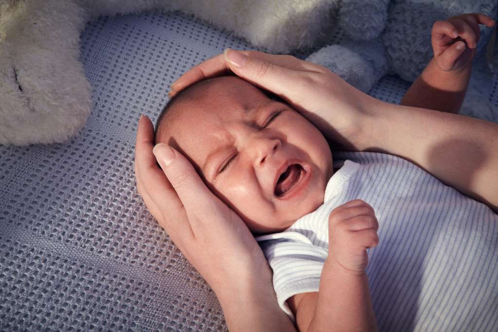 Ребенок до года плохо спит ночью - что делать?