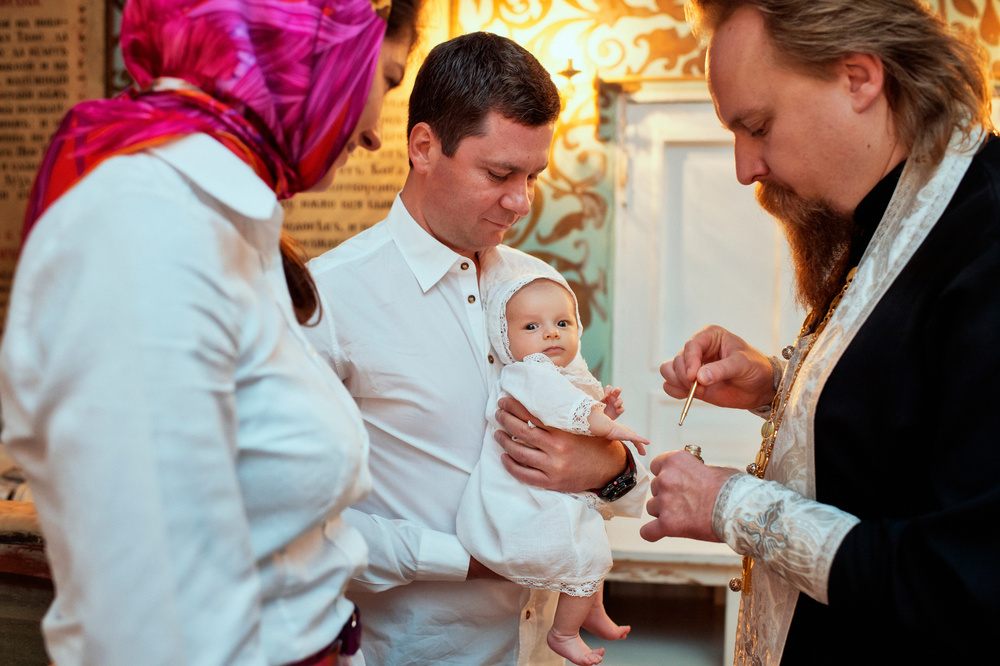 Крестить ли ребенка «неправильных» родителей? — опрос