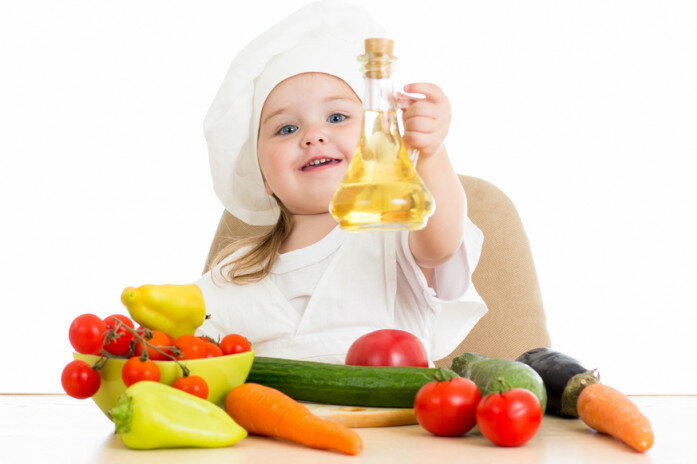 Введение растительного масла в прикорм грудничка: со скольки месяцев можно давать и какое полезнее для ребенка?