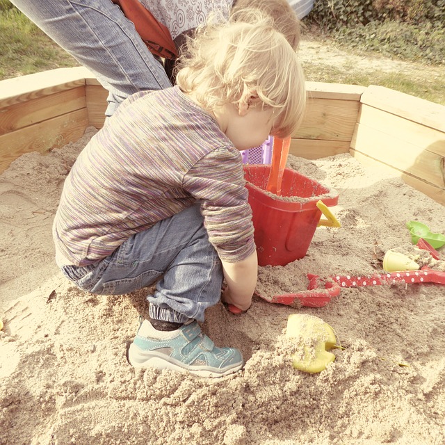 Ребёнок и песочница. как справиться с «песочными трудностями»?