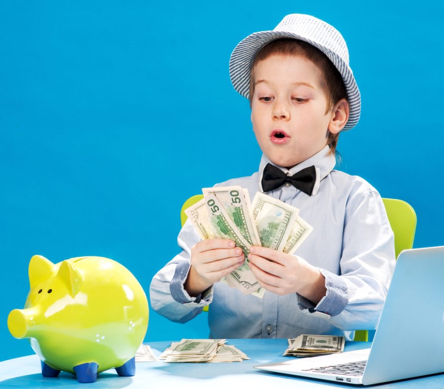 Как научить ребенка ценить деньги