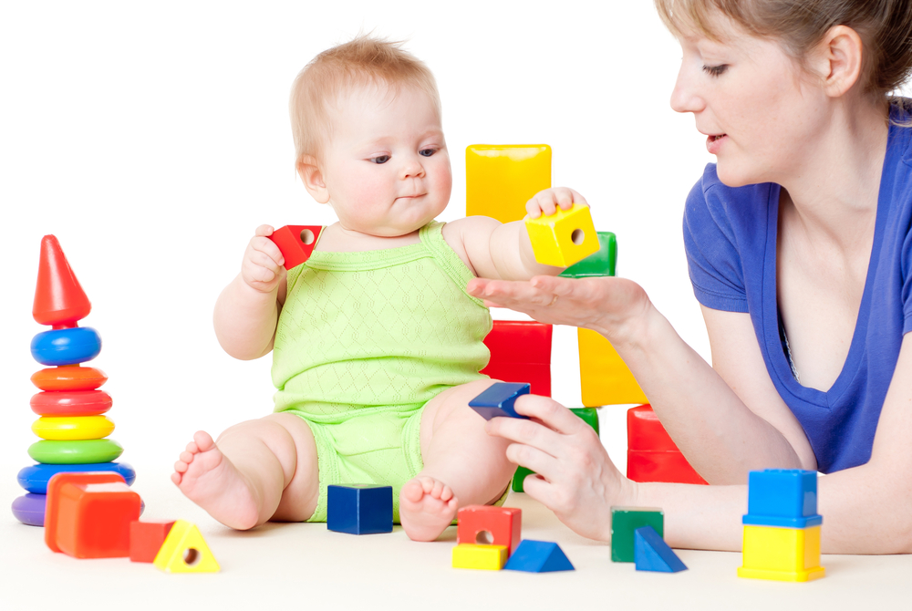 Какие игрушки нужны ребенку от рождения до года