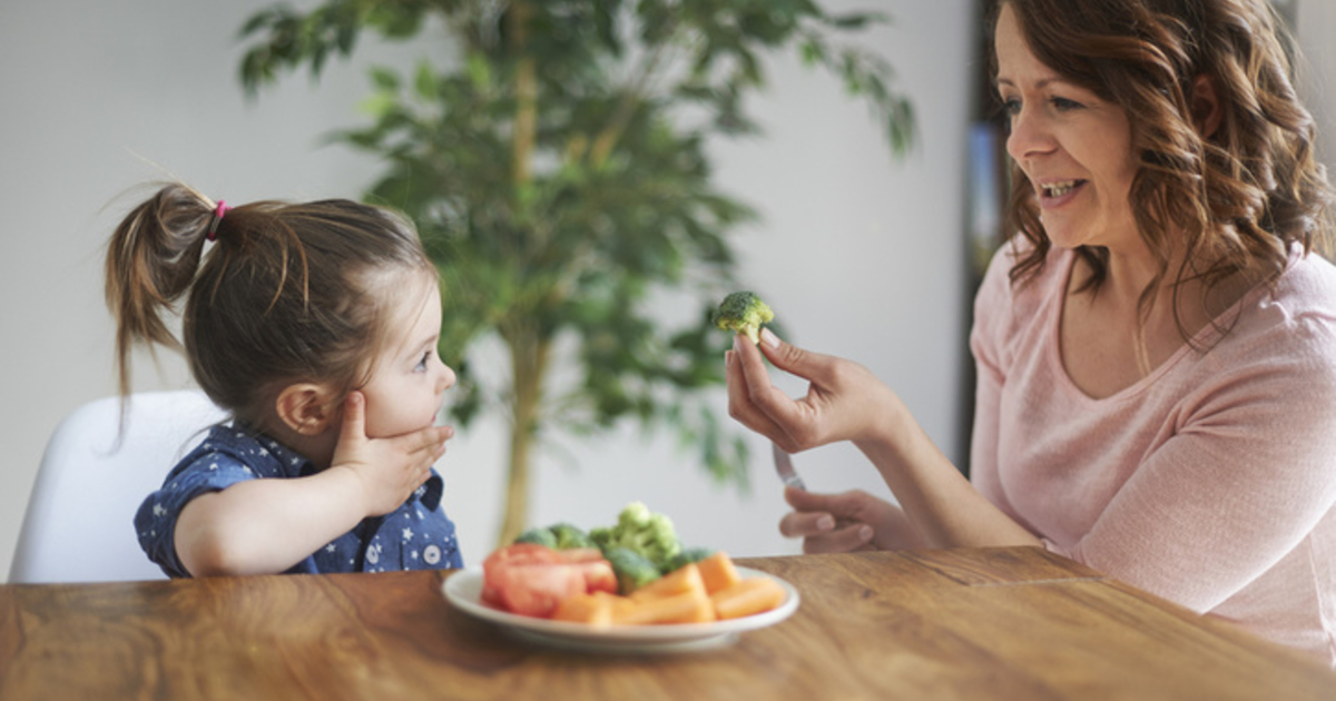 Как заставить ребёнка есть овощи - развитие ребенка