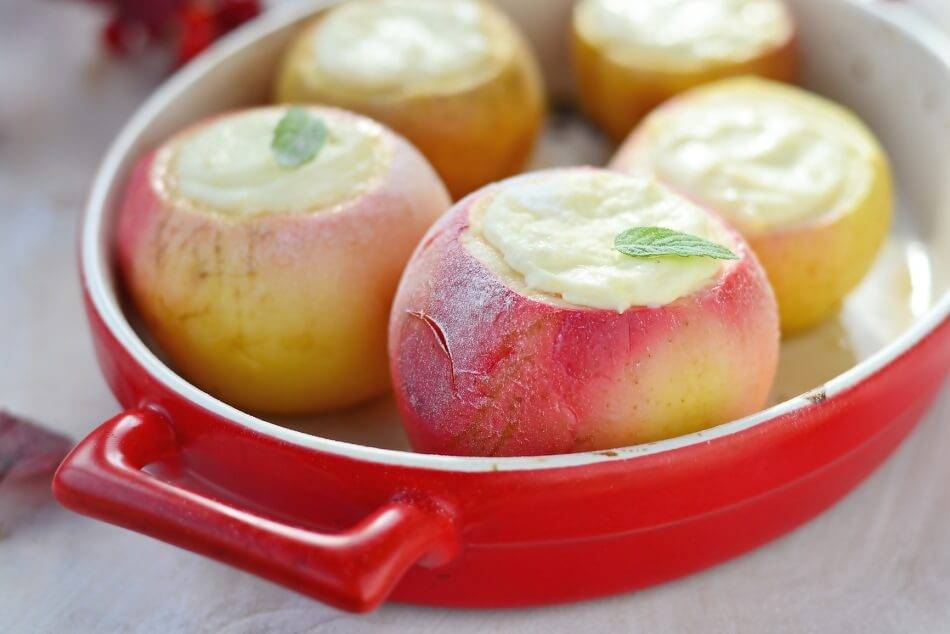 Как запечь яблоки в духовке для ребенка. как запечь яблоко для ребенка?