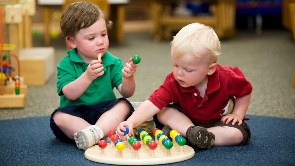 Раннее развитие вопросы и ответы. Развивающие игры для детей. Дети раннего возраста. Детские игрушки для детей раннего возраста. Игры для детей раннего возраста.
